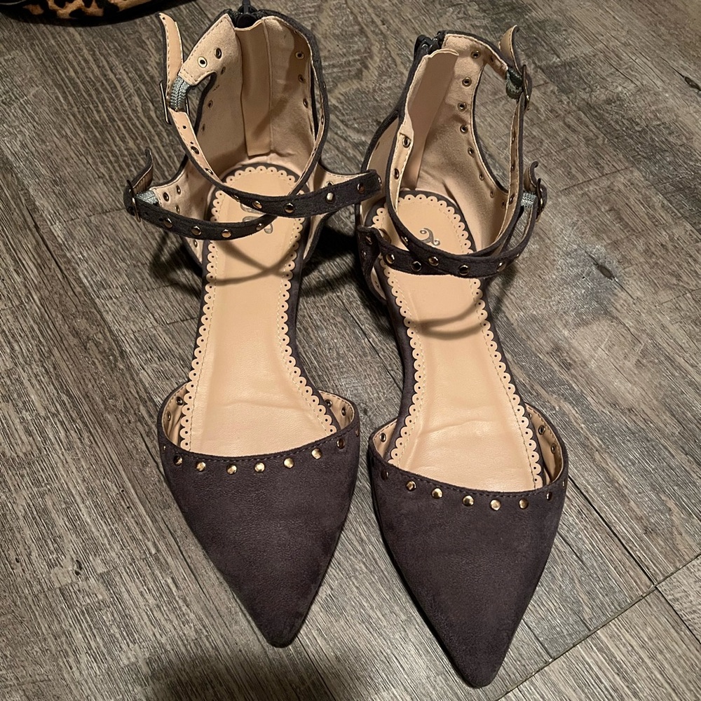 Journee Collection zip up flats